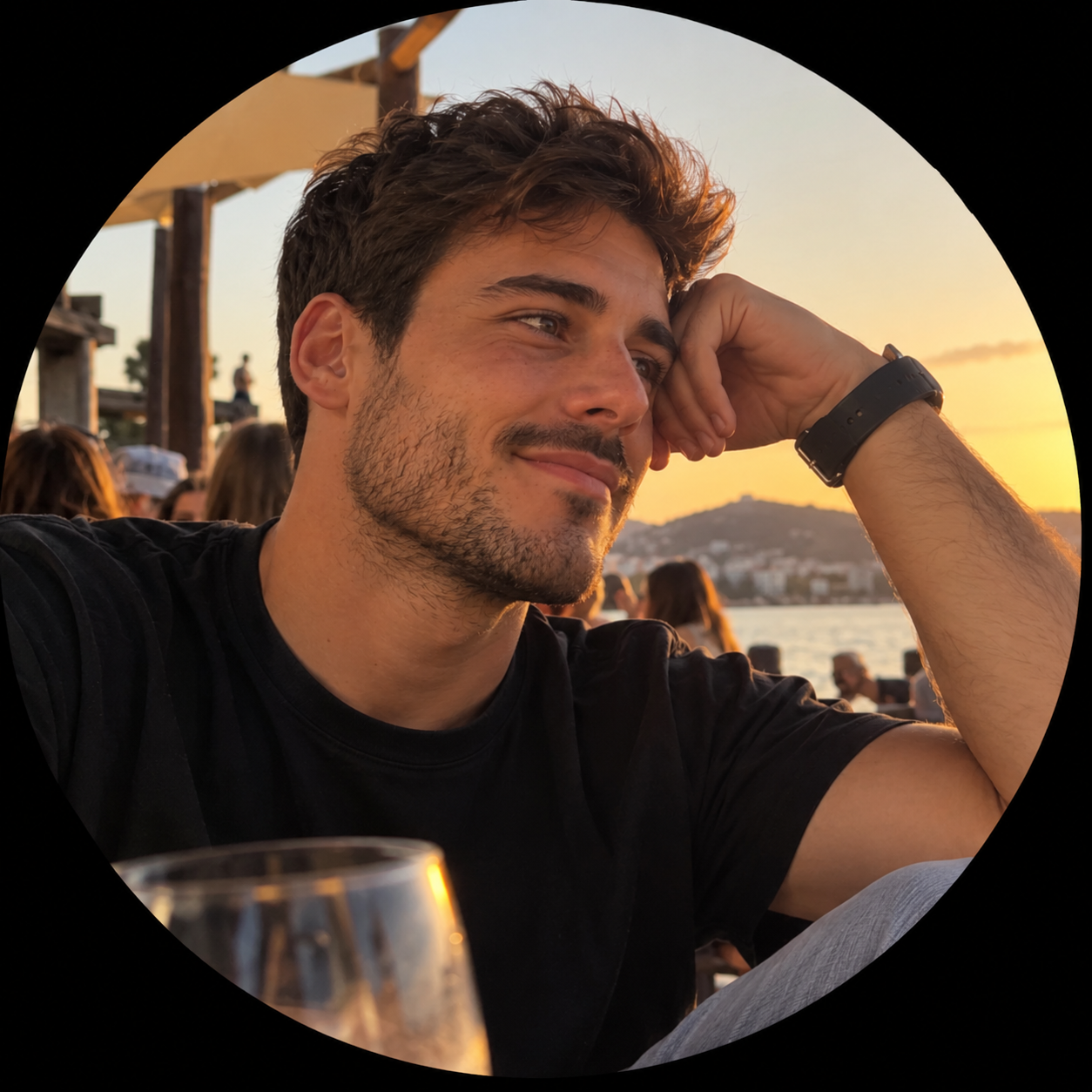 files/Retrato_al_atardecer_junto_al_mar.png